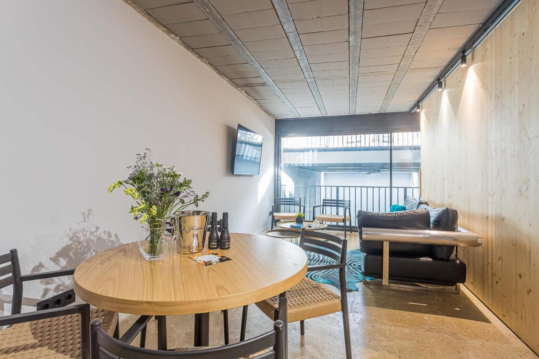 My Space Barcelona Brand New Apartments In City Center Room photo